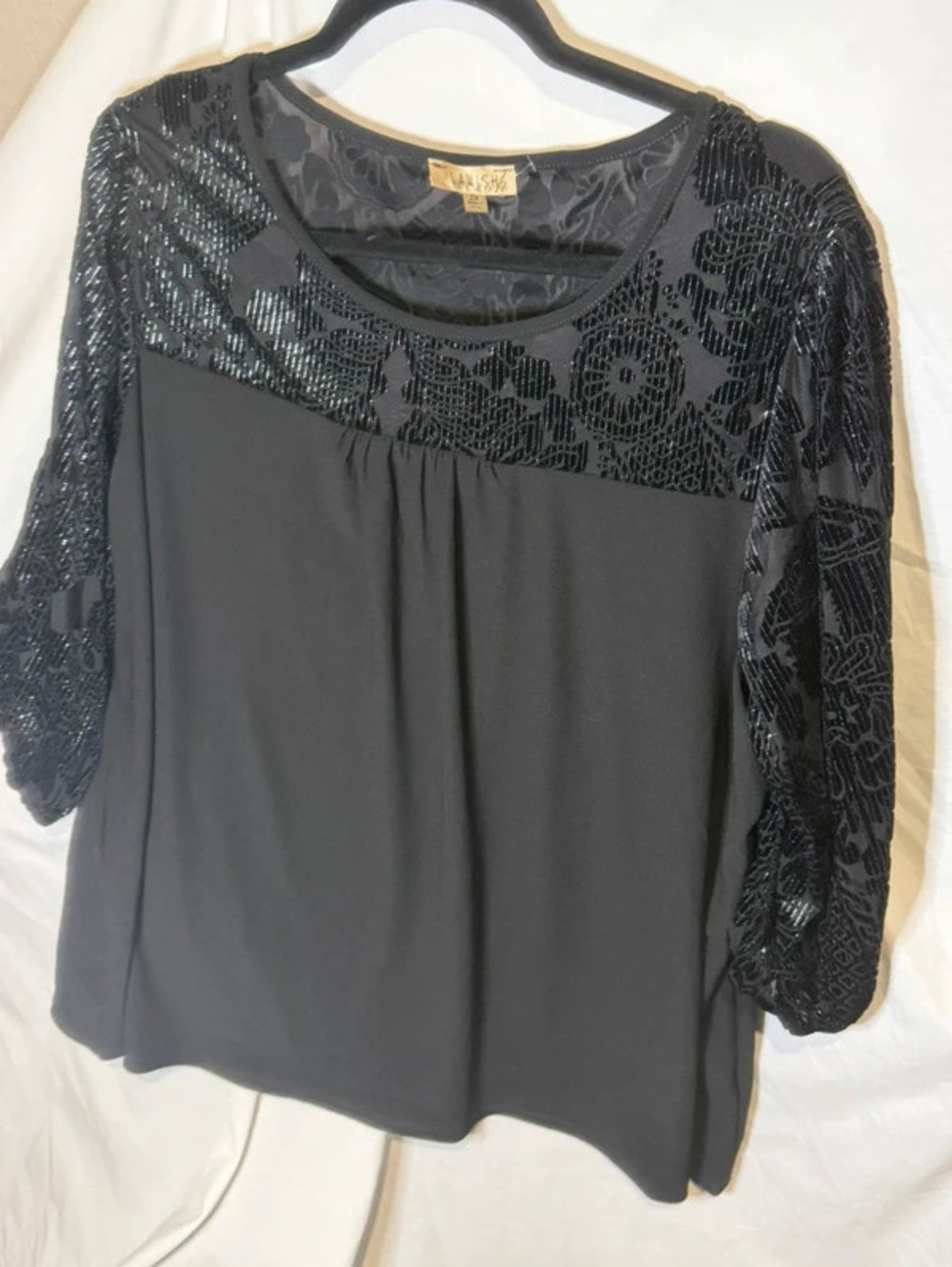 Lavish Black 2X Velvet Floral Patterned Blouse with 3/4 Sleeves